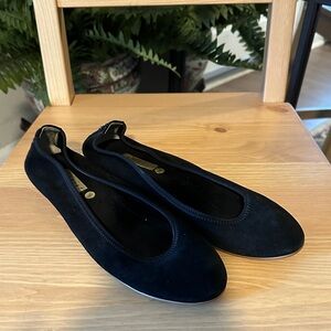 R&Renzi Women's Suede Flats